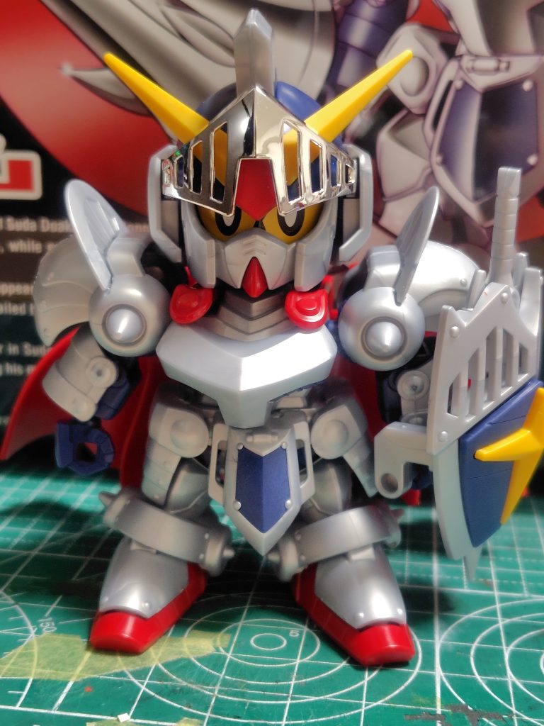 パチ組み。色分けは良いしこのままでとも思ったのですが、シルバー部分のウェルドラインがやはり気になったので結局全塗装となりました。