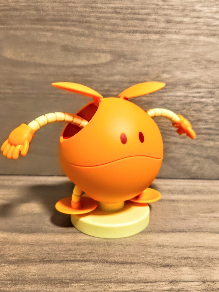私が当たったのはオレンジですね。ラインナップとしては、定番のグリーン、そしてピンクもありました。オレンジは最近だと水星の魔女に居たかな、有名なのは00ですか？、ヴィクトリーガンダムなみに活躍していたようですが、私は00は見てません。