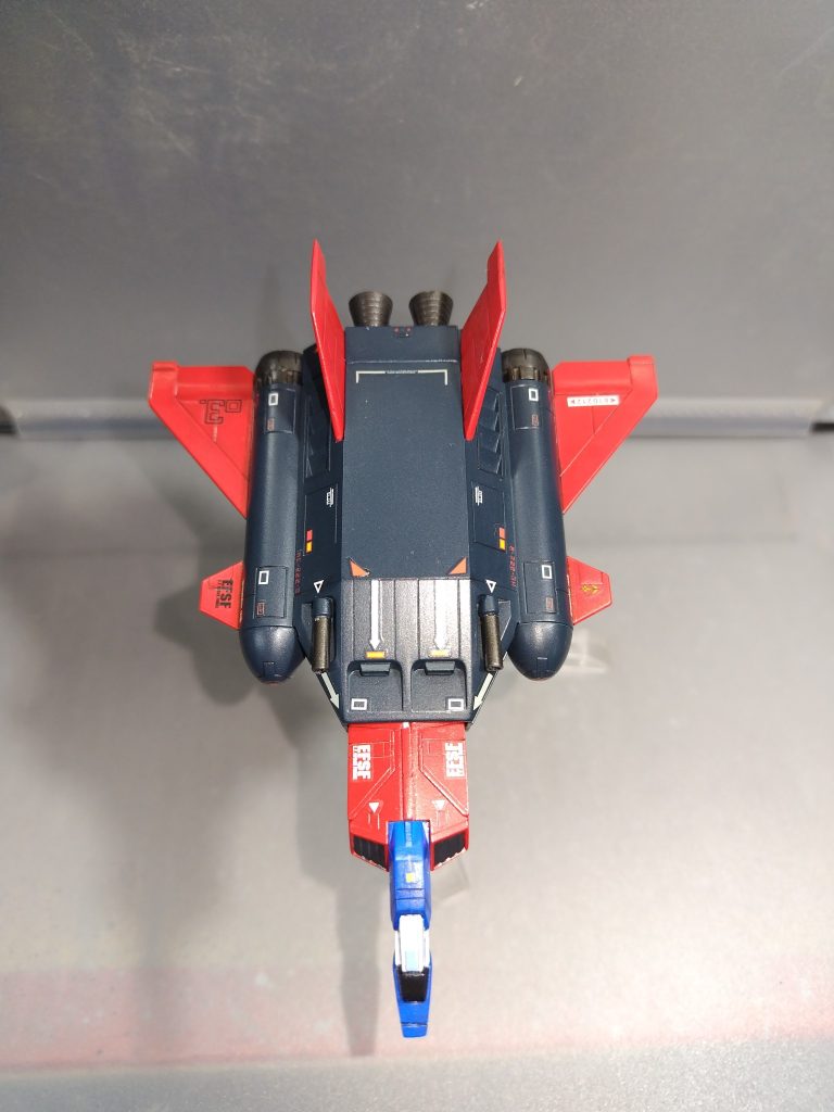 上部ビーム砲はメタルパーツとプラパイプで作成しています。