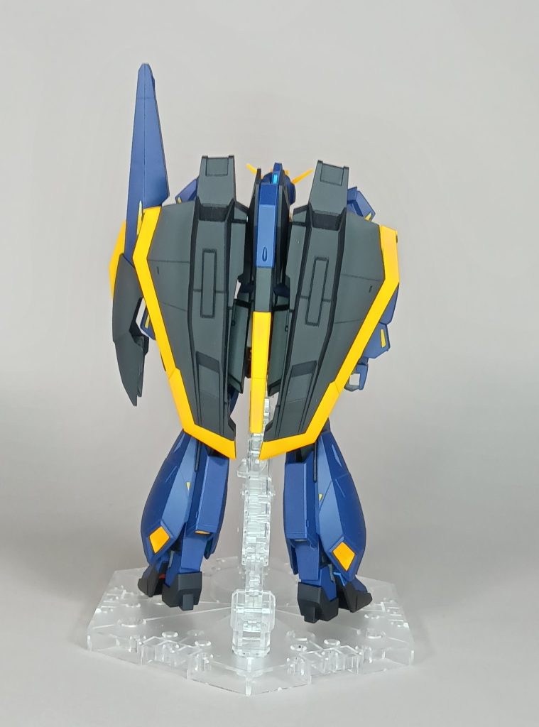 真後ろ