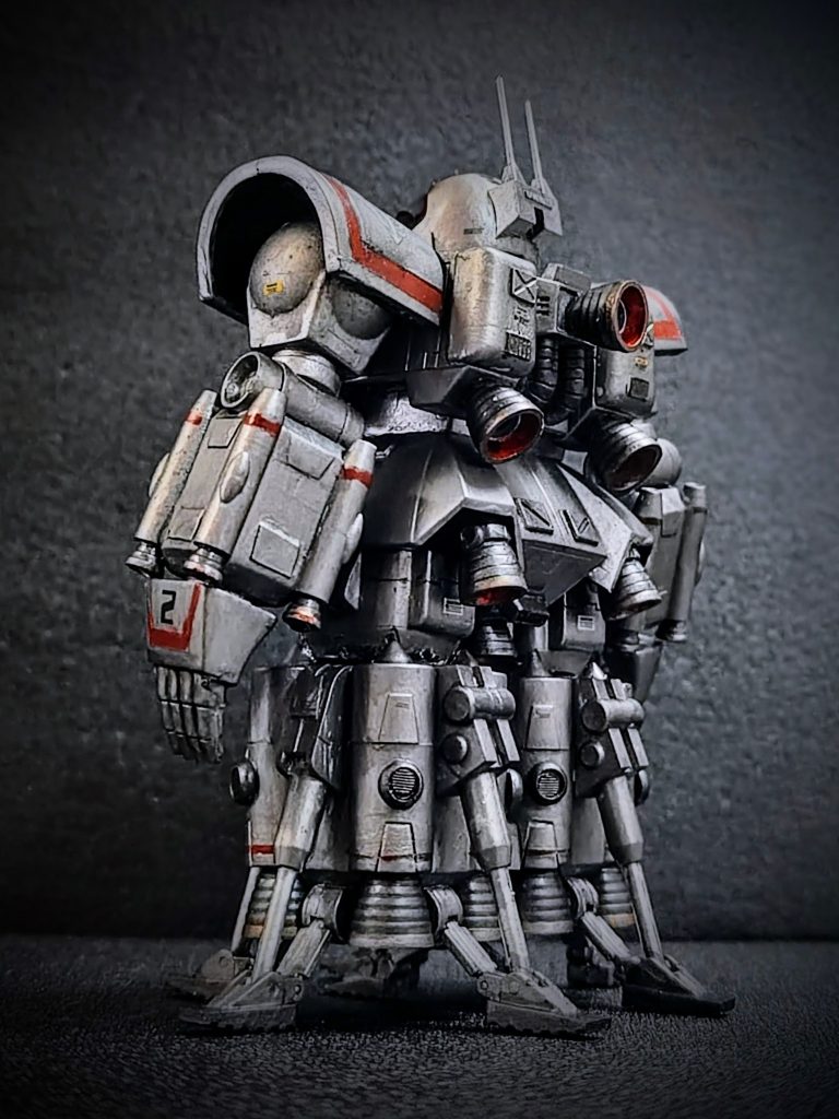 背面カット（別アングル）。デカールはキット付属のものに加えて、手持ちのガンダムデカールを使用しています。