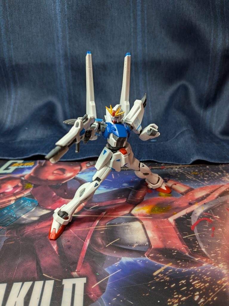 ガンダムFV91はGBOが始まる以前にシントの友達だった「ユウト」のガンプラでありF91をベースとしている。メタブルーの部分は機体エネルギーを貯め込むようでさらに増やすこともできる。