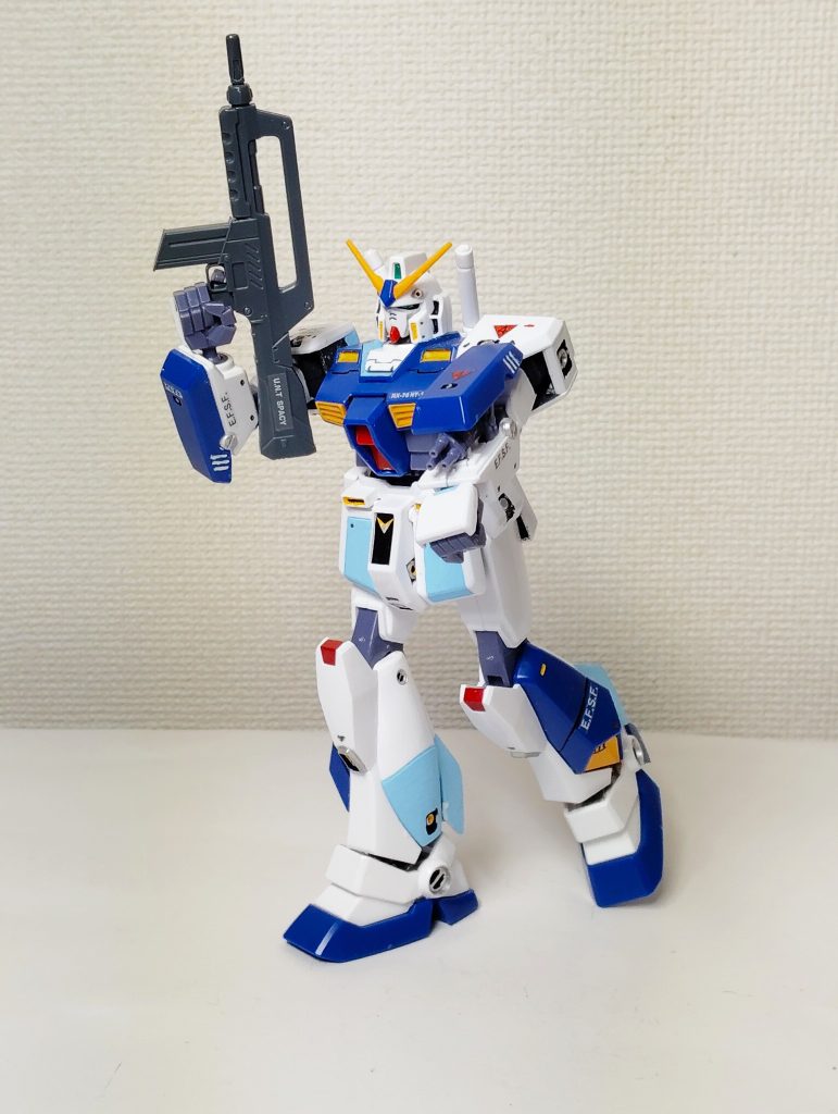 ガンダムとZの過渡期モデルを現すデザインが随所に見られる。ふくらはぎの無いガンダムはZの可変機構があるわけじゃないのに何で？って、ガンダムらしさをスポイルしてる感じがする。