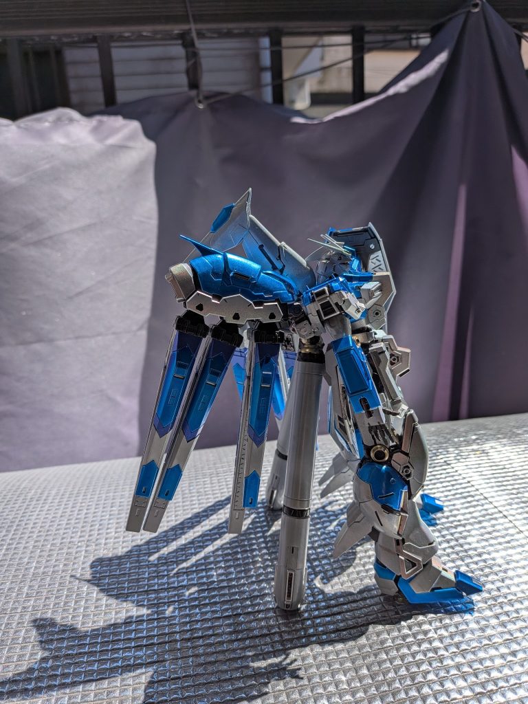 羽根あるガンダムは皆立てないんですね・・・(笑)