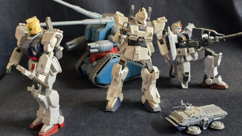 ガンダムは素組。陸戦らしくウェザリングをしてあります。