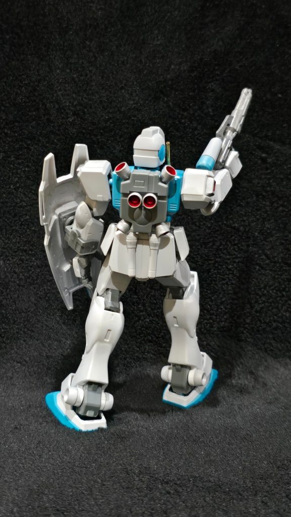 機体に付けるナンバーを005にするか77にするかで悩んでしまい、結局無しにしました。基本色をもう少し暗めのグレーにしてもよかったかも？