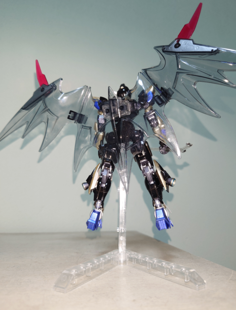 やっぱり黒い機体が好きです羽根がなければ、後ろ姿は忍者っぽい
