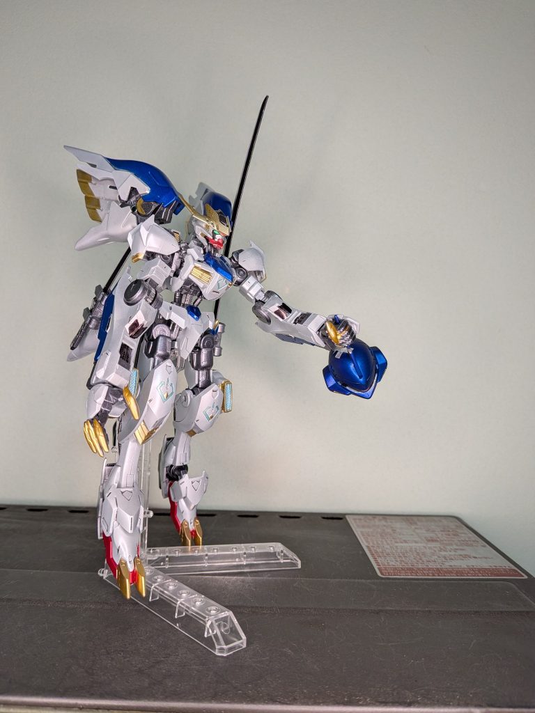 腕のサブアームにも太刀持たせられなかったので、　アダプトの武器は持たせられませんでした。※持たせてるのは制作失敗したネタSDケンプファーです