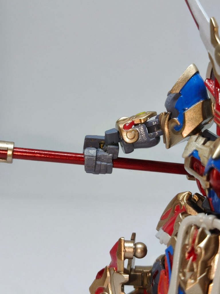 武器持ち手はボールデンアームアームズのボールジョイントをキットの手首に埋め込み角度をつけられる手首を作りました