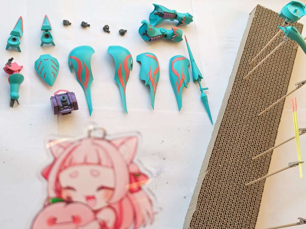 仕上げにつや消しラッカーを軽く吹いてやったら完成。