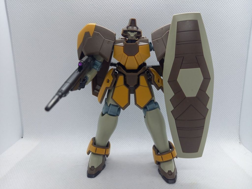 こちらの大きな肩アーマーの方はアブドゥル機です。こちらの完成は2024年の5月です。