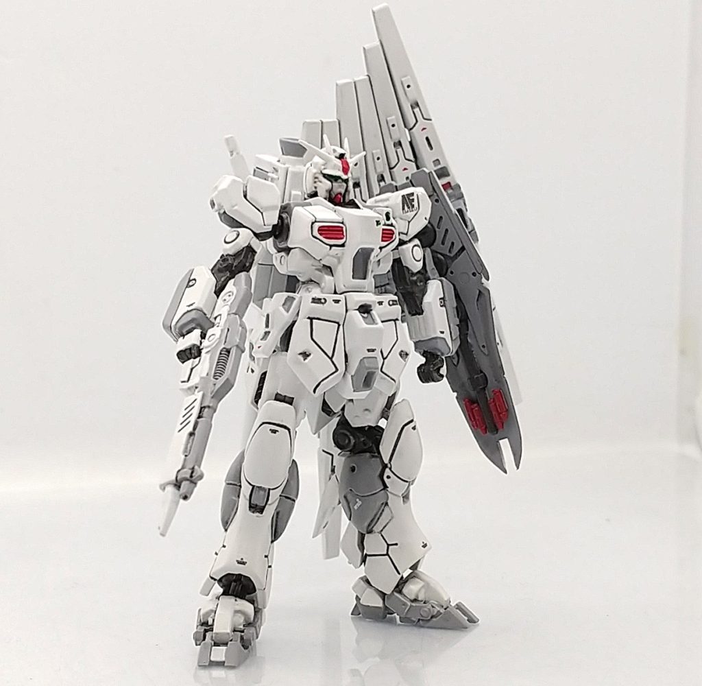 商品内容	 改修塗装完成品 νガンダム ロールアウトカラー版 ガンダムアーティファクト–3枚目/制作者：ランゼル