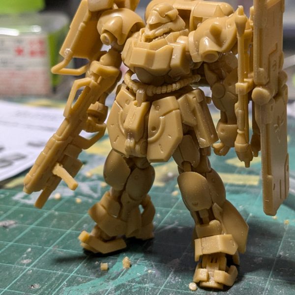 アーティファクトのギラ・ドーガを重装型に改造しつつ、ポーズ変更してます。νガンダムのマスキング地獄から少し現実逃避です。（4枚目）