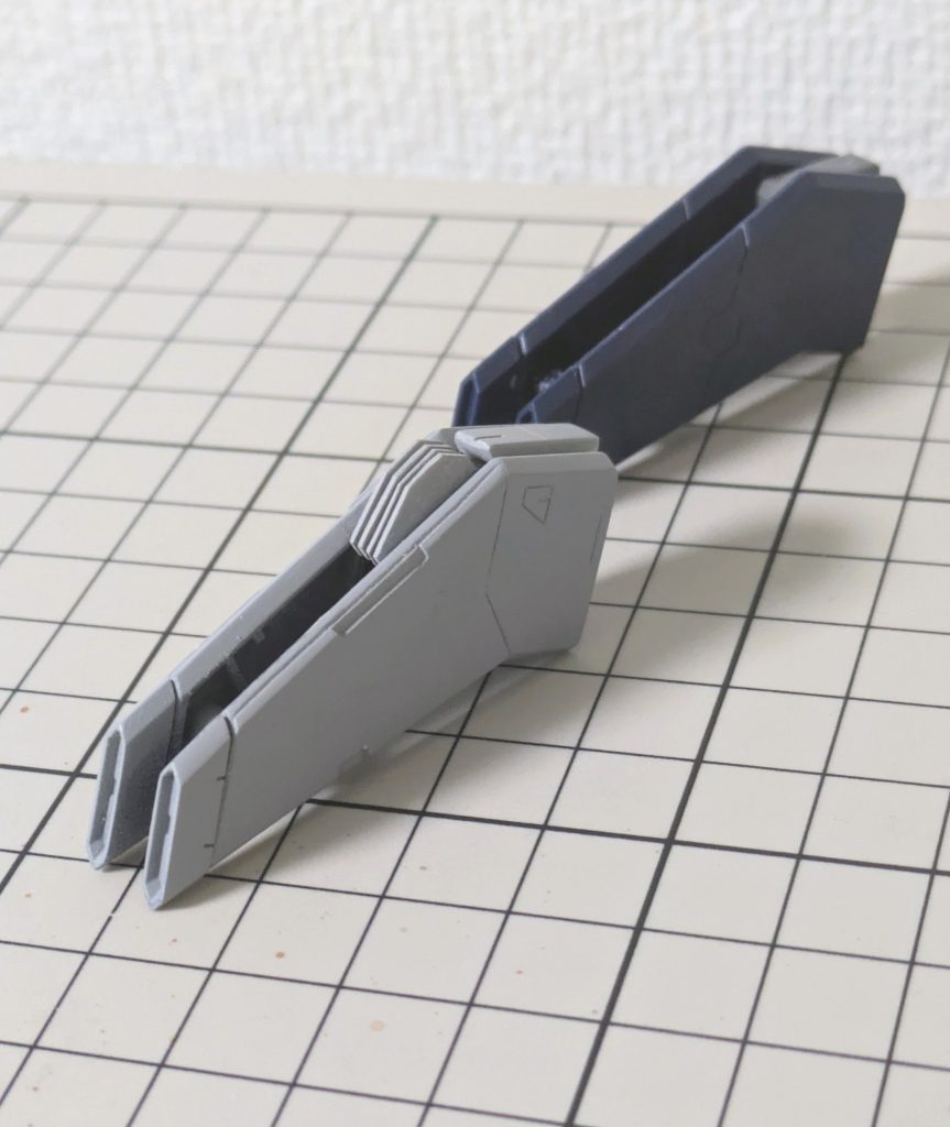 ハイアングルで見たときの印象を強くするためにプラバンでダクトを作成しています。