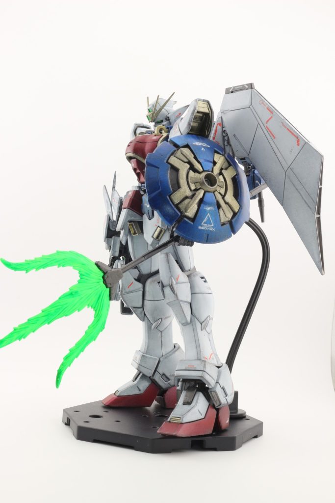 アルトロンガンダムの試作機みたいな感じにしてみました