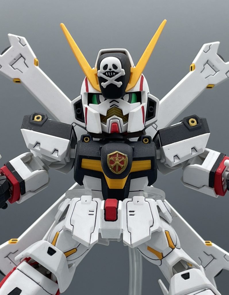 フェイスオープン！！！　サナリィ製のMS（内緒）ということもあって、F91から続くフェイスオープンギミックが搭載されています。このX1は開発コードとしてはF97にあたるそうです。　HGUCでは選択式だったギミックですが、SDCSは頭の大きさを利用して完全再現を可能にしています。フェイスオープンしてパワーアップした所で・・・・&nbsp;&nbsp;このキットの本領を発揮します！！！