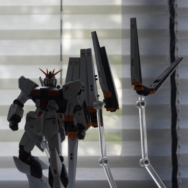EG 1/144 νガンダム(フィン・ファンネル装備型)