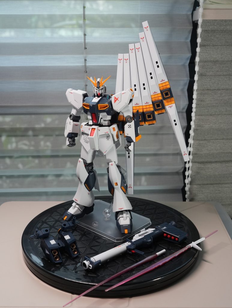 The full set included with another backpack to re-create Double Fin Funnel equipment - which is also a big plus over HGUC/RG kits. &nbsp;