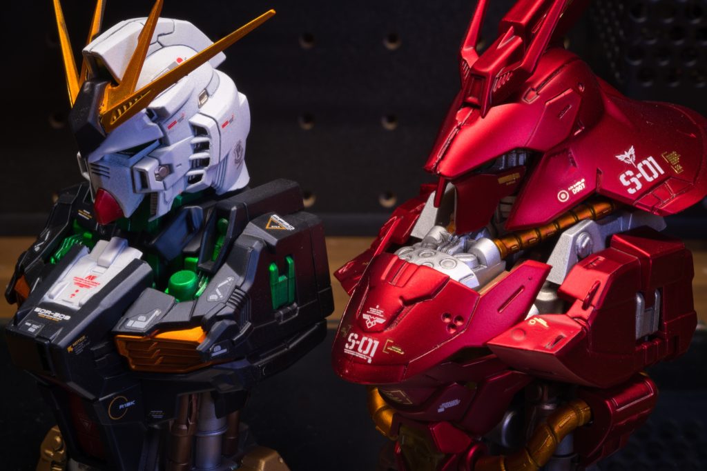 サザビー&νガンダム_メカニカルバスト–3枚目/制作者：おすぎ