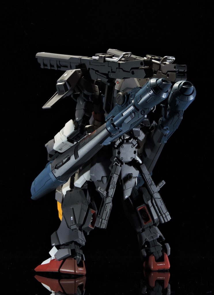 この作品は重装備＋遠距離攻撃型をイメージしながら製作しました。足や腕の一部、バックパックなどをカラミティの物を使いどっしりした感じに、胸部やスカートなどのアーマーはスクラッチしてます！