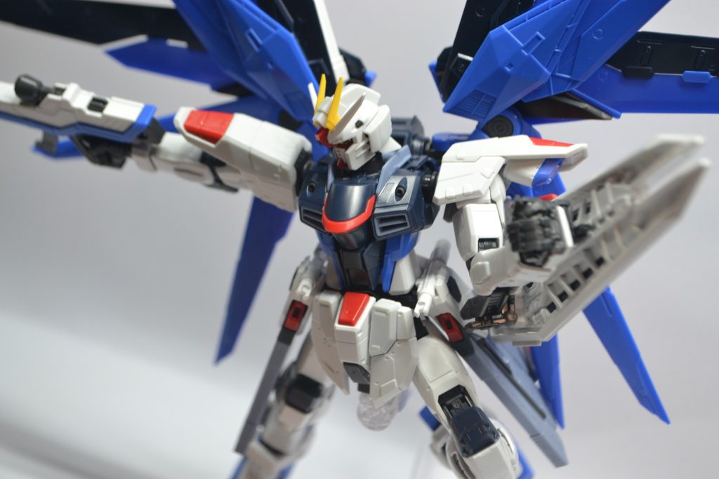 舞い降りる自由–3枚目/制作者：ガンプラ初心者の野良犬
