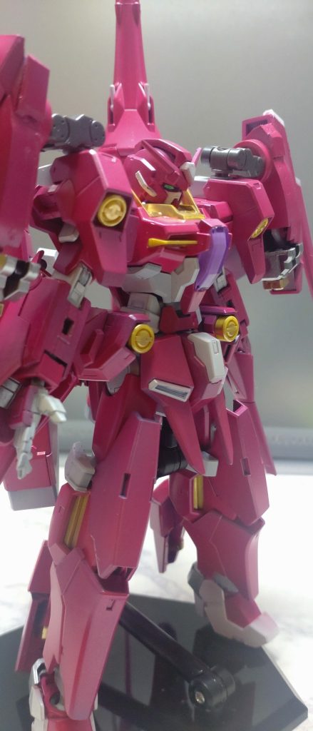 まず脳内にアイドルマスターシンデレラガールズ×ビルドファイターズのクロスオーバー二次創作、アイドルマスターシンデレラバトルガールズなる架空の物語を展開し、その劇中でアイドルが使用するガンプラをイメージ制作。(別に小説を書くわけではなく)使用者は櫻井桃華。機体名は彼女のソロ曲『ラヴィアンローズ』から。