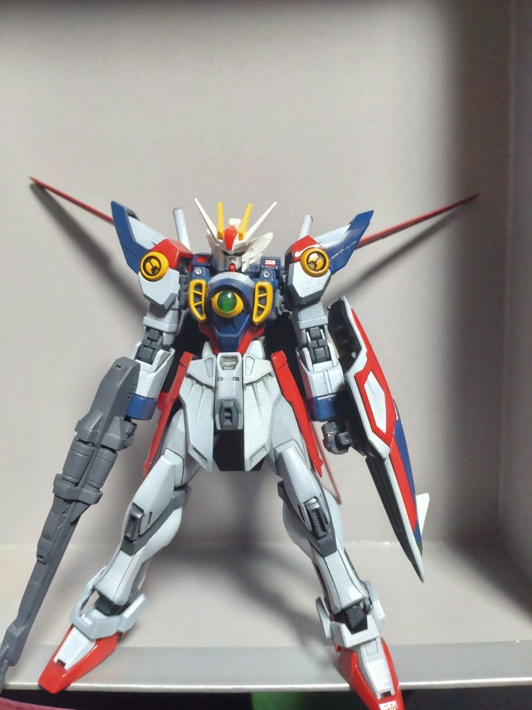悔しいのがストライクガンダムとウイングガンダムでミキシングが好ましかったのですが、上記の2機とデュエルブリッツガンダムとウイングガンダムゼロを使用した贅沢品になってしまいましたとはいえかっこよく仕上がってよかったです