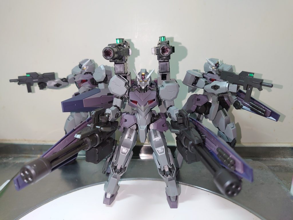 GUND-ARMもあるためガンヴォルヴァを支援として引き連れ出撃可能。当機もガドリングを手放せばシールドのビームサーベルで近接戦闘できる。