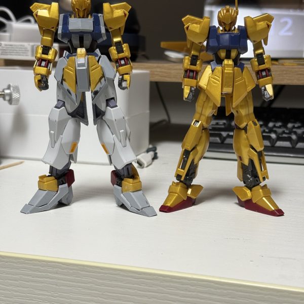 百式です。百式の脚がね…あまりタイプではないのですよ。一方、MK-Ⅱの脚がね…好きなのですよ。じゃあ…とやったら意外によかったのですが、いかんせん短足じみてしまったので、ハイヒールにしてみたら、これがマッシブかつ、私のあしながおじさんでいいシルエットになってくれたので、この方向で作ってみようと。（4枚目）