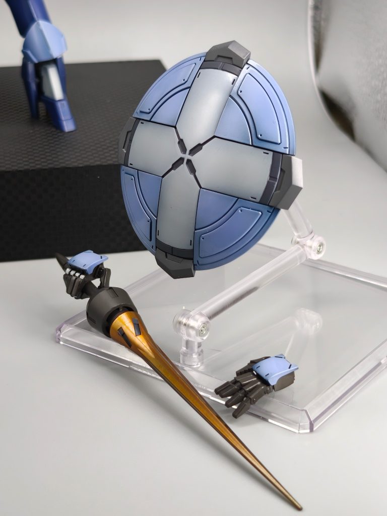 ■武装、OPパーツ・ラウンドシールド、ヴァルキュリアレイピアも作成・出力品は保持が安定しないため、握り手と柄を一体化しました・OPパーツとして平手も作成