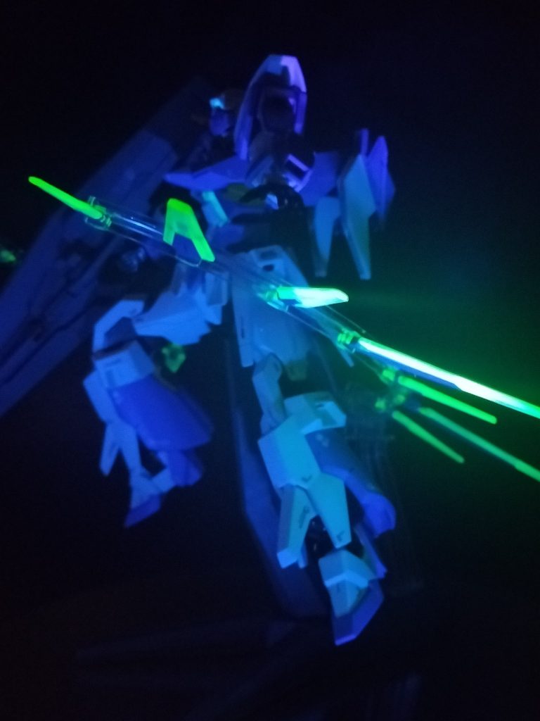 HG ガンダムAGE-FX–3枚目/制作者：ぐりぐら