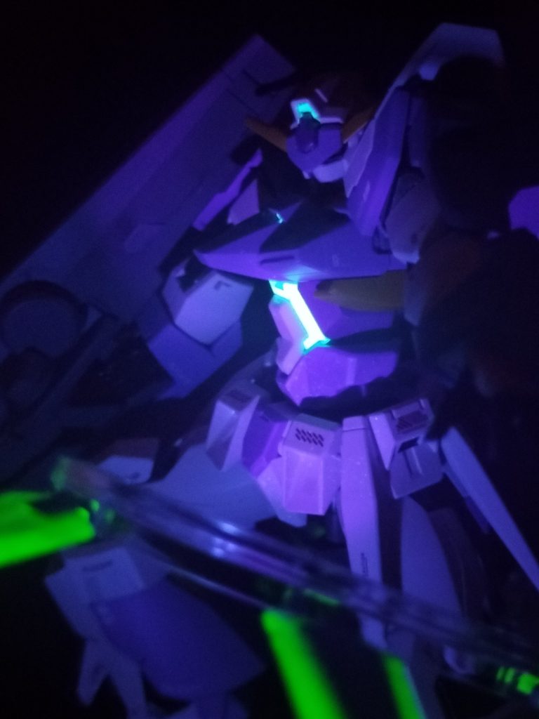 HG ガンダムAGE-FX–2枚目/制作者：ぐりぐら