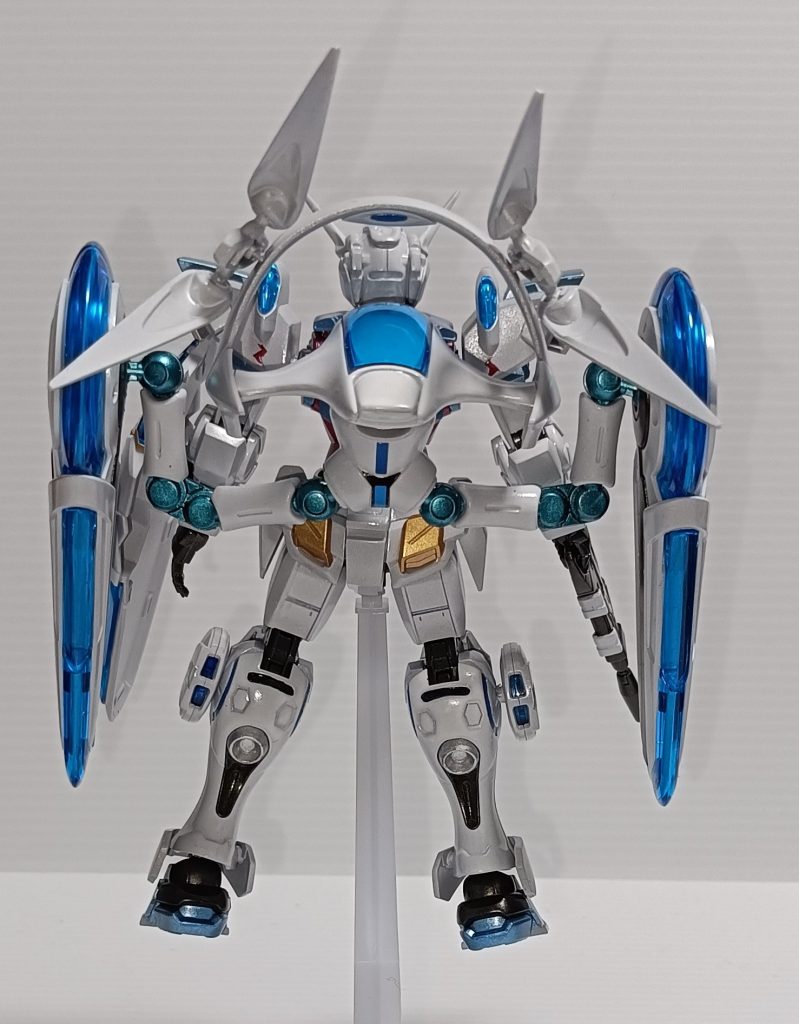 METAL BUILDのG-セルフではジョイント部が水色だったので、青竹色で塗ってみました。結構好きな色です。