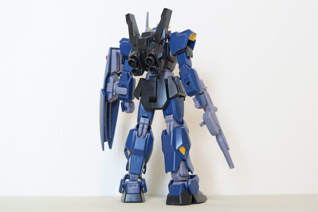 HGUC 黒いガンダム–2枚目/制作者：@Ken_BRZ