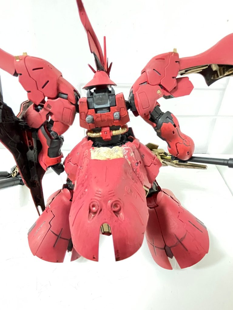 ここから製作が止まっていますSDナイチンゲールのリアスカート部分をエポパテで付けたのですがここからどうするか思案し続けているうちに放置状態になりました