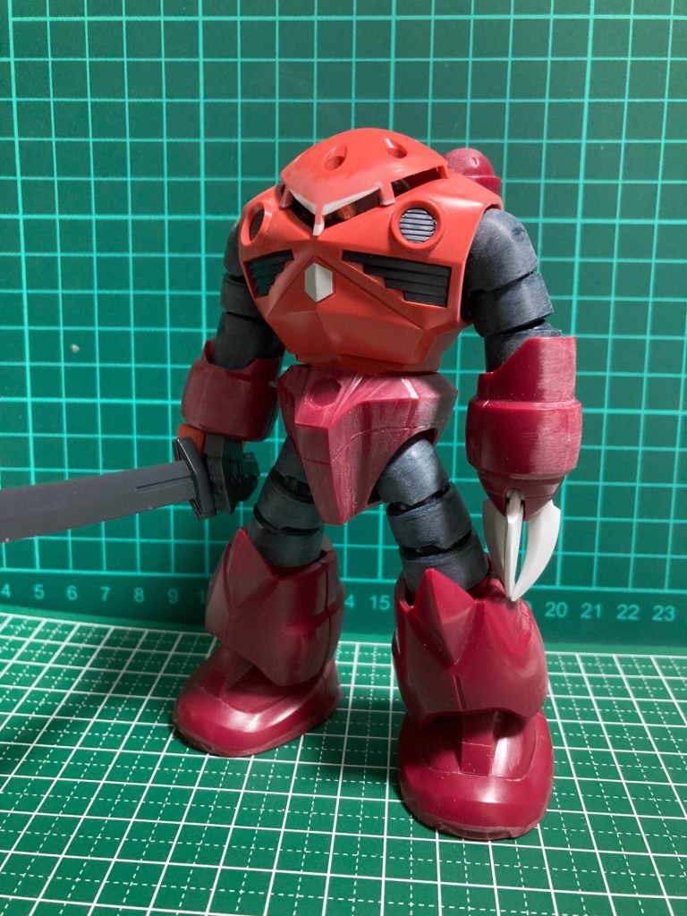塗装前の状態。ベースはシャア専用ズゴックでした。