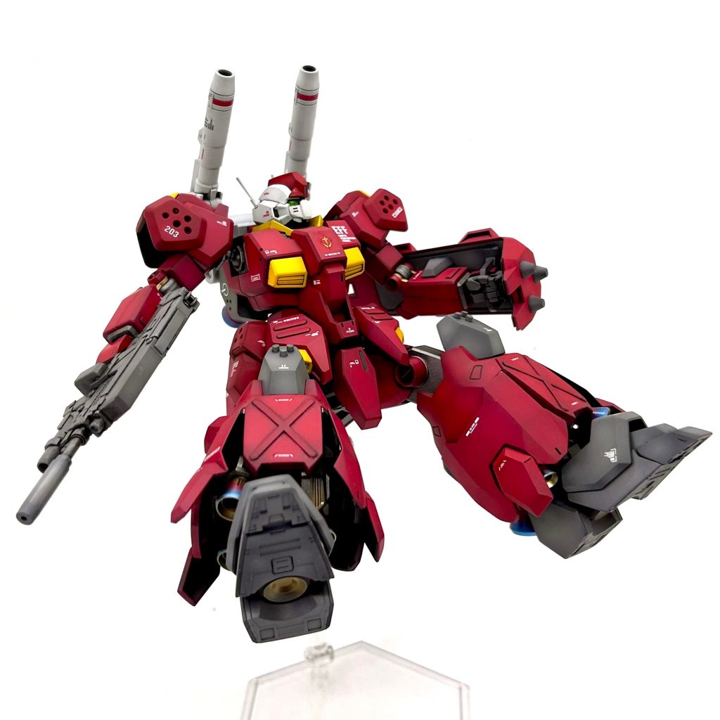 キャノン部分はビルダーズパーツHD MS キャノンとジャンクパーツでスクラッチ。手持ちの武器はグスタフ・カールのものでは本体のボリューム感に対して少々貧弱だったので、ジェスタ・キャノンからそのまま流用。