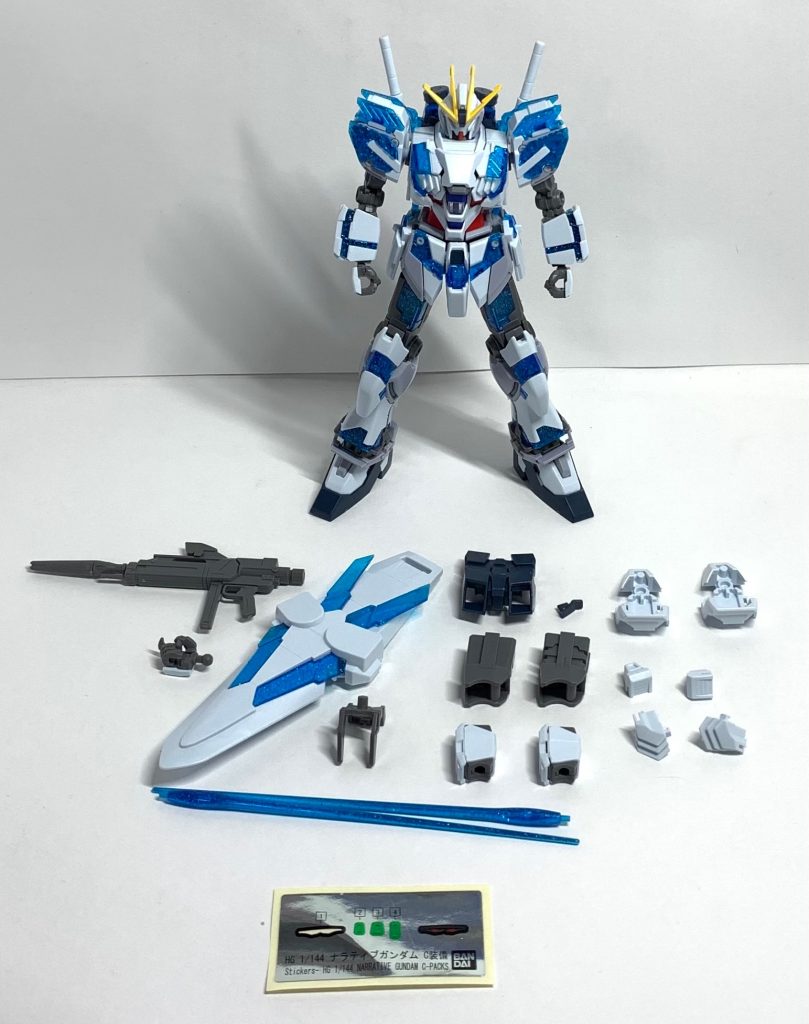 最後に付属品パーツ等。基本的に先に発売されました「HGUC ナラティブガンダムC装備」と同様ですね、なので変更部分であるサイコフレームがRX-0 三号機フェネクスとの共鳴時の蒼色発光のものになっています。また「HGUCナラティブガンダムA装備」「【ガンダムベース限定】HGUCナラティブガンダムB装備」共通素体の余剰がでますが、素体としては組めないですね。稼働範囲は「HGBFT ビルドバーニングガンダム」と似通っているところがあり、干渉するところがあるので少しだけ動かしづらい印象があります。＊＊＊ビルドダイバーズ二次小説「陰キャアイドルはGBN〈惑星〉を救いたい。」こちらのつぶやきによる【試し読み】またはpixivにて更新中です〜！◇◇◇またハーメルン版「陰キャだけどアイドルはじめてGBN〈惑星〉を救う話。」も同様に更新中です〜！面白い！と思ったらお気に入り登録また星による評価などしていただけますと励みになります〜！二次創作にご興味のある方はぜひ〜！