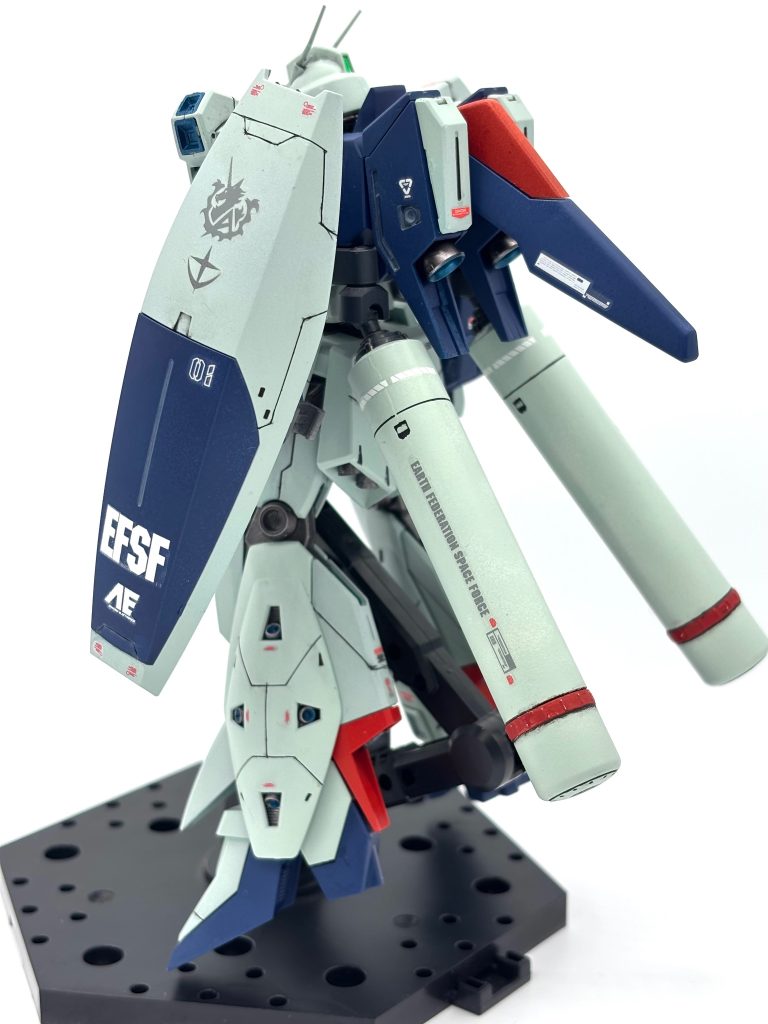 プロペラントタンクは以前作成したサザビーＨＷＳで余った、RG ffサザビーのプロペラントタンクをジャンク品として拝借。
