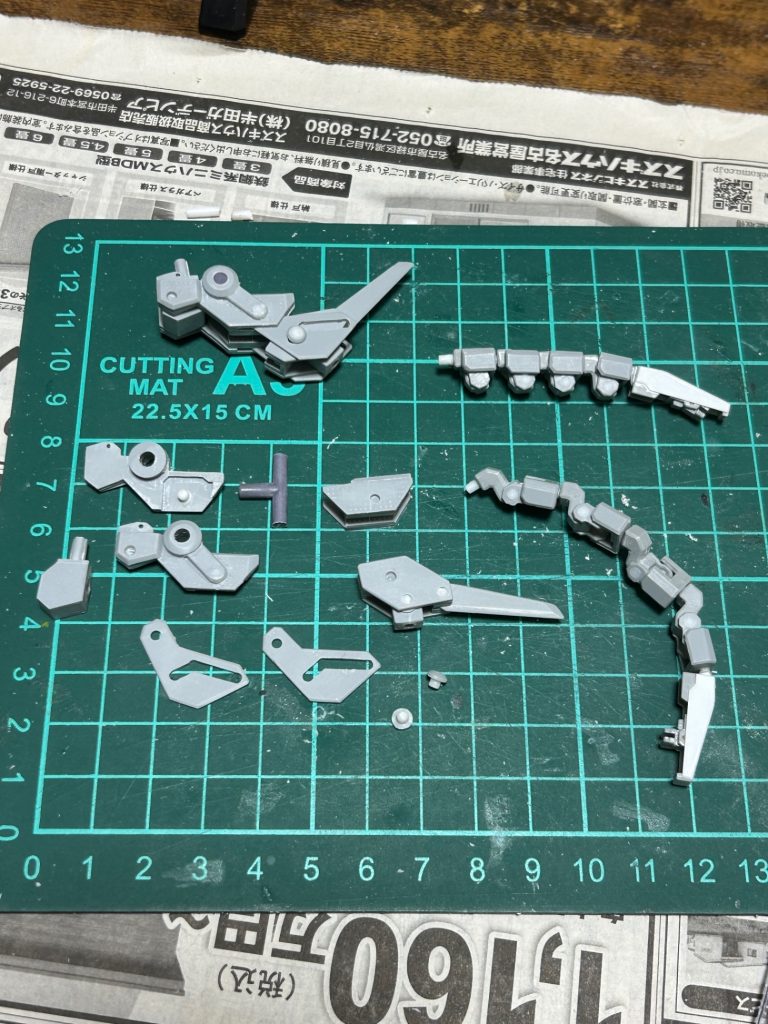 2個作ったのでバラしてパーツ構成の紹介。