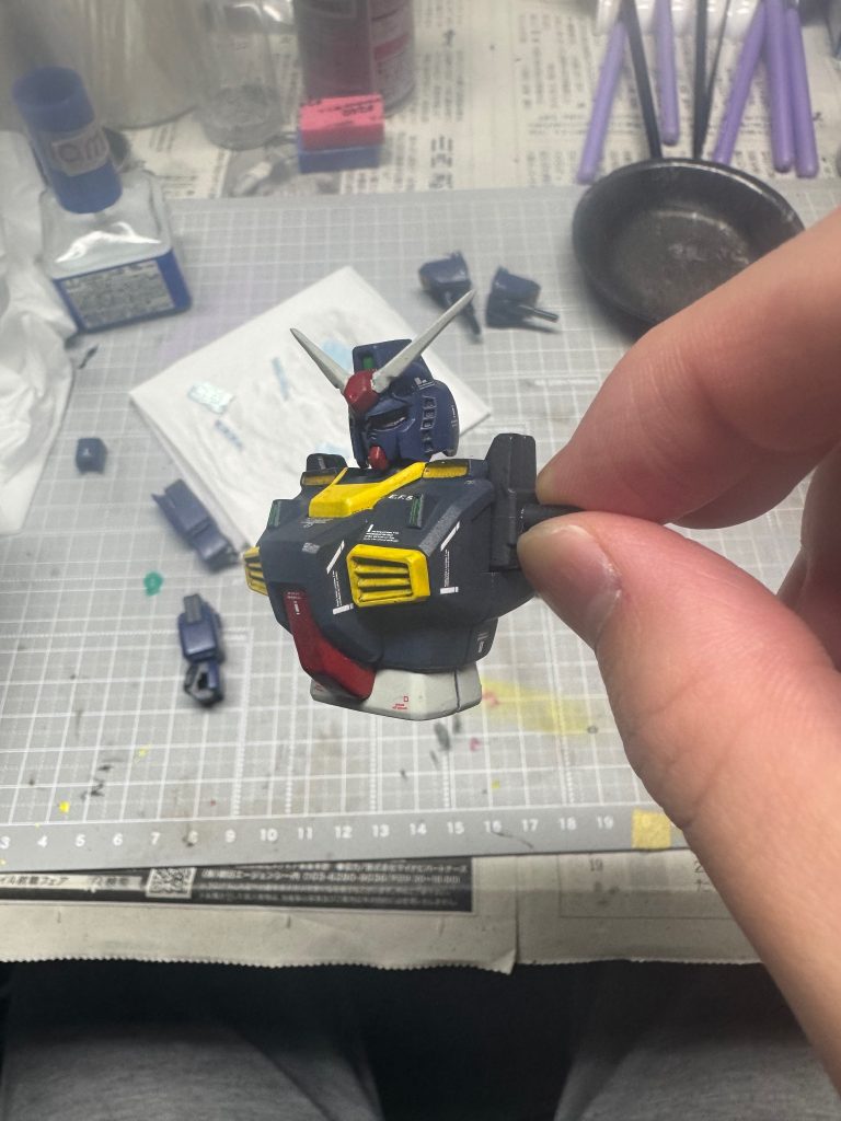 顔はダクトの数からMK-ⅡよりもRX78寄りに見えたので、EGガンダムにしました。首の延長とツノはgp01fbにしています。