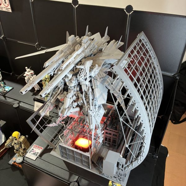 長い間この状態が続いていますが少しずつ作ってます。(終わりがわからないけど)台座でもう半年ぐらいたってる…（5枚目）