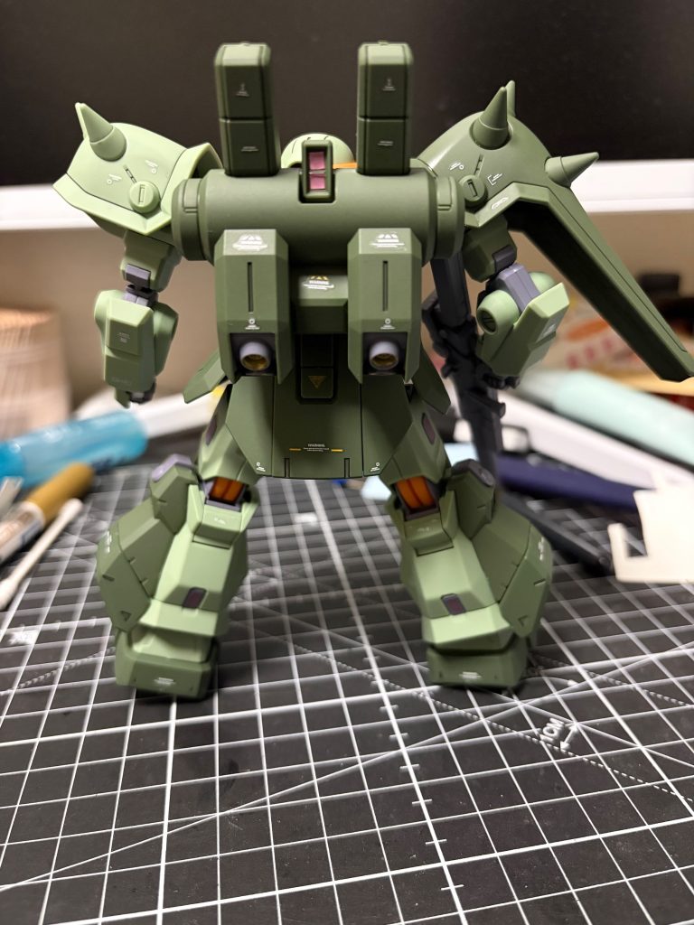 前と後ろデカールと部分塗装でディテールUP
