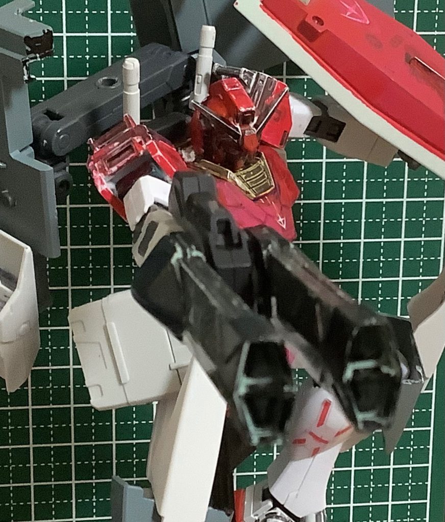 武装① &nbsp;ビームブラスターダブルゼータのダブルビームライフルをモデルに改造された武装。火力は、ビームマグナムを軽々超える。