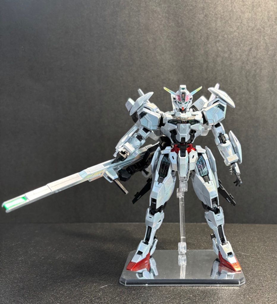 正面前作とは逆に華やかにしたかったので赤はロイヤルメタレッド、フレームはメタリックブラックにしています。