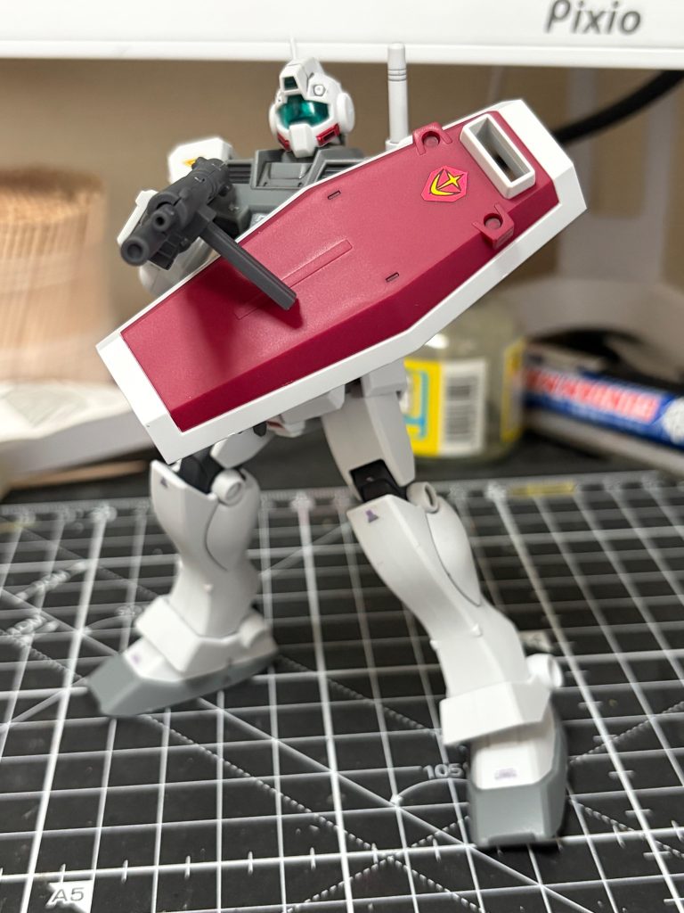 ポージング。武器がちょっと持たせにくい