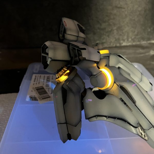 量産ニュー完成です。アリュゼウスユニットの脚部装甲も完成しました。引き続き制作していきますので、お暇があったら見に来てください！よろしくお願いします。（7枚目）