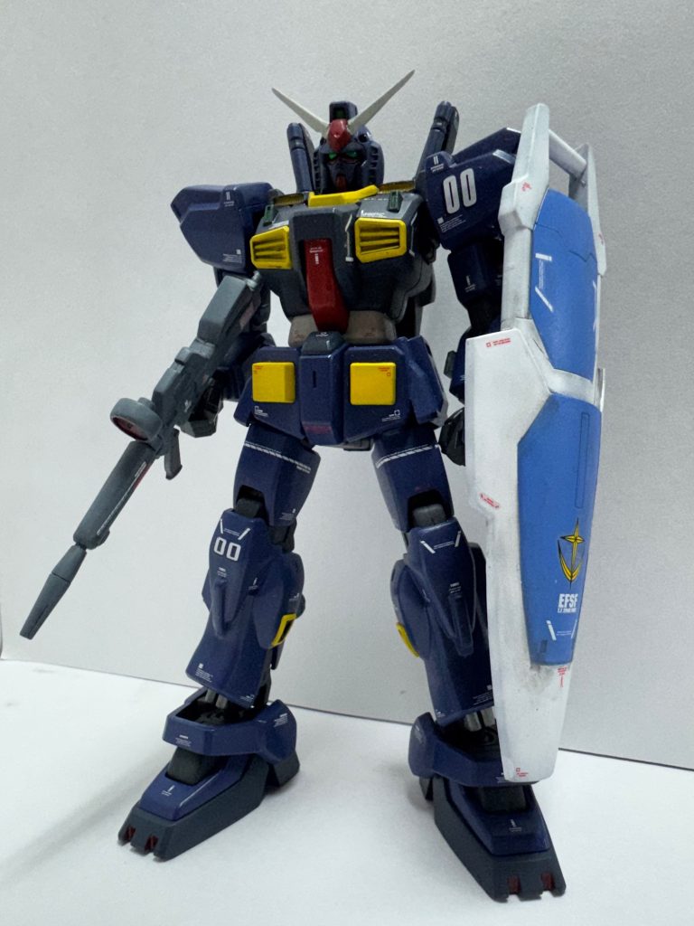 積みプラを解消するためにエコプラとEGガンダム、gp01fbを素材にして作ったガンプラです。実際はジムクゥエル等のパーツを使うのが忠実だと思います。