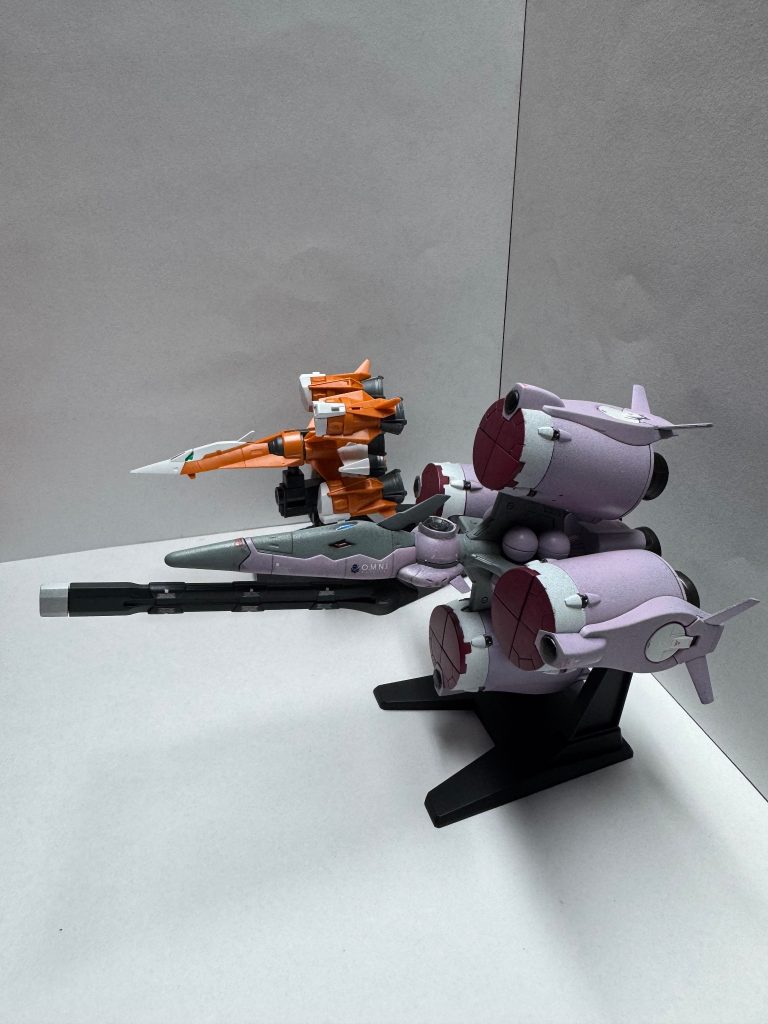 こう見るとかなり大きさが違うことがわかります。あまり設定は知りませんが、ガンバレルストライカーはこの大きさでもMAとして運用できるほどの性能だったのでしょうか。