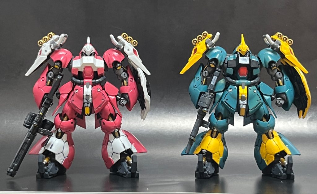 クェス機のピンクは最初ピンクすぎたかなーとも思ったのですが、完成してみるとなかなか似合ってました。
